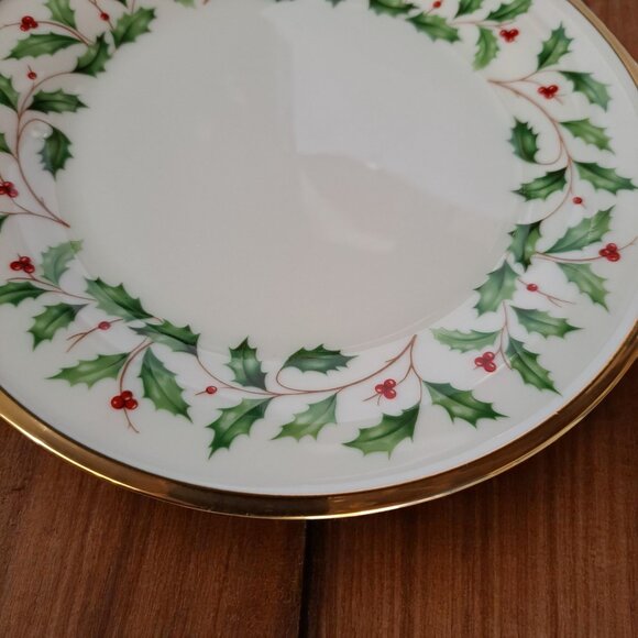 Lenox HOLIDAY Holly Berry Christmas Salad Plate Gold Trim 8" - Picture 3 of 6